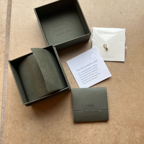 GLDN extra solid gold Aura charm white sapphire - Picture 6 of 9